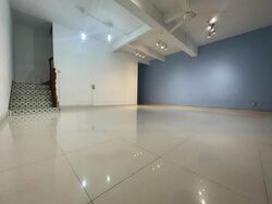 Sixth Avenue (D10), Terrace #443225231